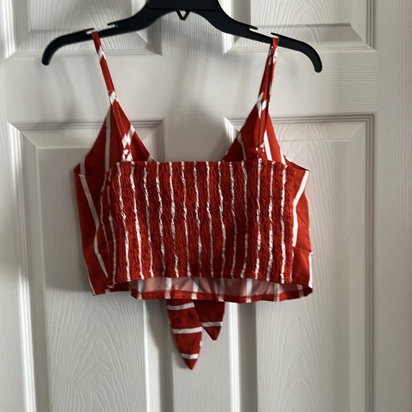 SHEIN Crop Top - Picture 5 of 8